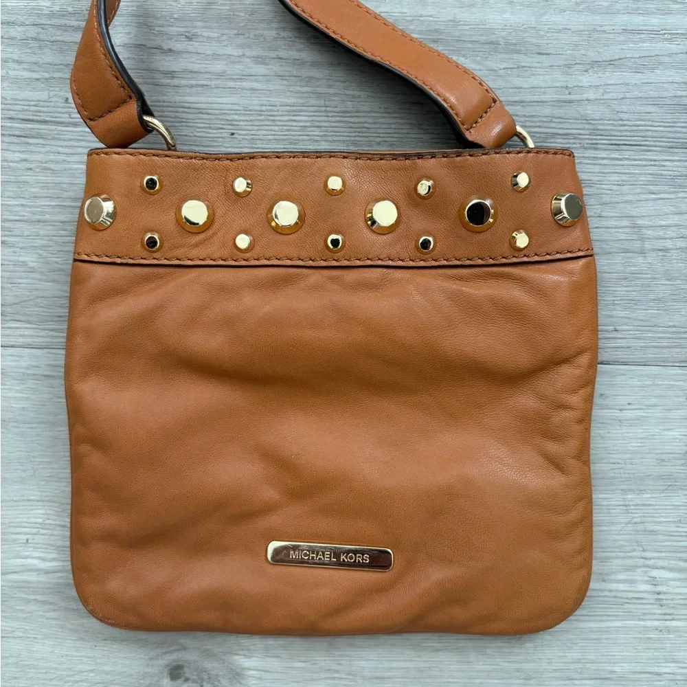 Michael Kors Brown Shoulder Bag with Gold Accents - Picture 1 of 7